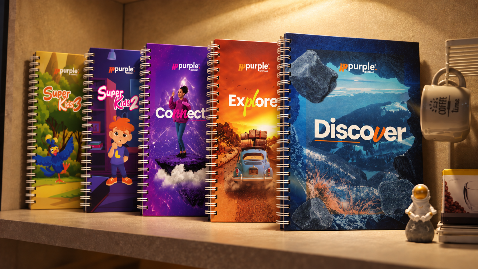 Mockup premium dos livros Purple: Discover, Explore, Connect, Super Kids 2 e Super Kids 3, com wire-o branco e capa dura